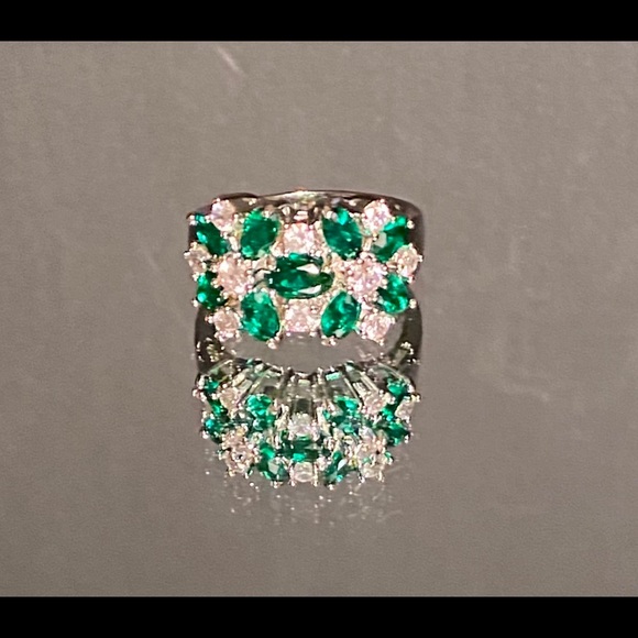 Green Sapphire 💯 Authentic - Picture 4 of 8